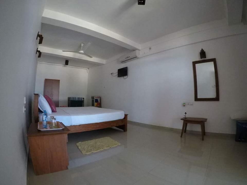 Dasa Beach View Habaraduwa Central Quarto foto